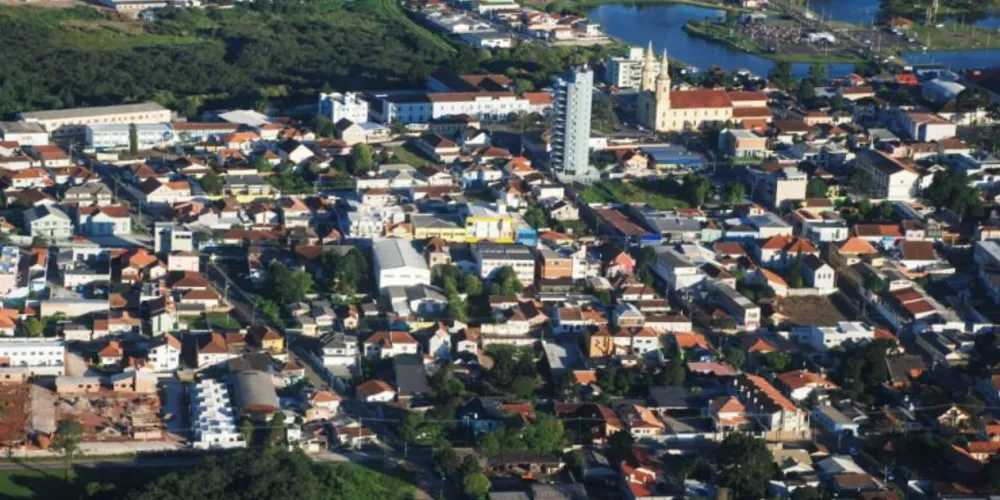 Imagem ilustrativa da imagem Castro discute orçamento para 2015 nesta quarta-feira