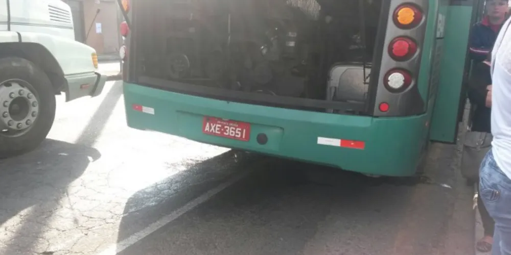Imagem ilustrativa da imagem Problema no motor evacua ônibus da VCG