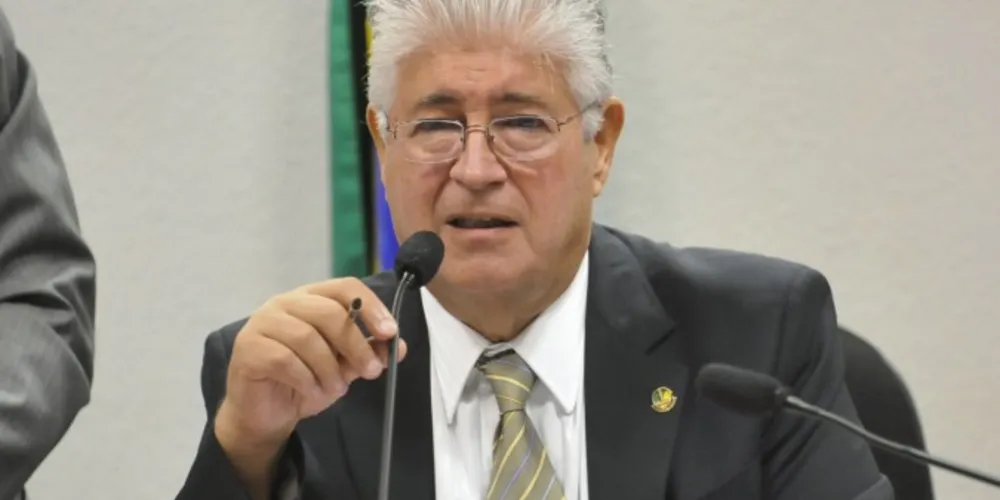 Imagem ilustrativa da imagem Em campanha, governo Richa paga quase R$ 500 mil a Requião