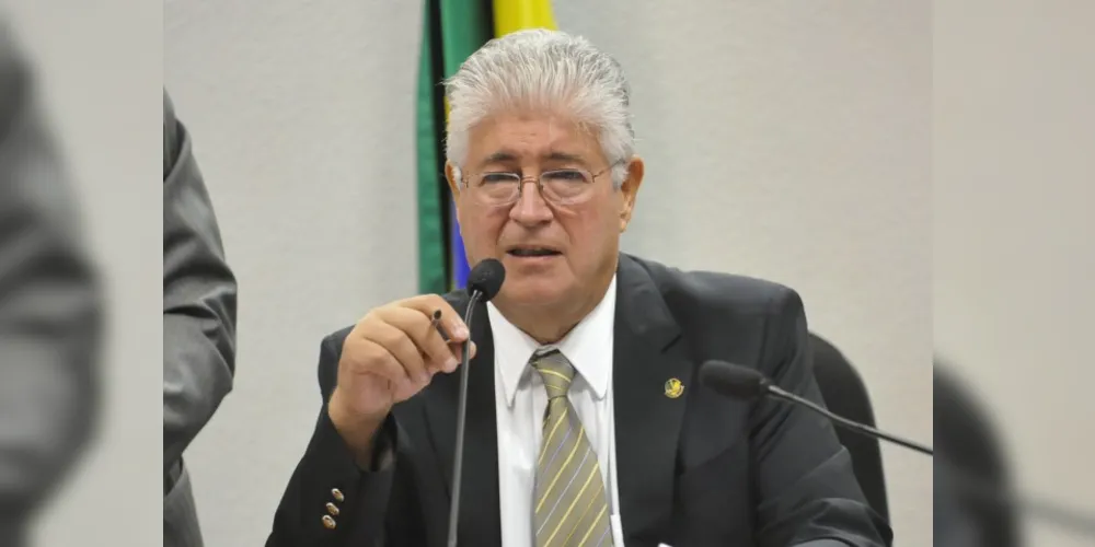 Imagem ilustrativa da imagem Em campanha, governo Richa paga quase R$ 500 mil a Requião