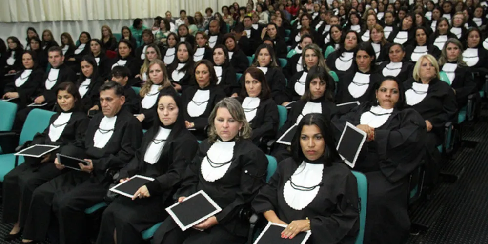 Imagem ilustrativa da imagem Mais de 2 mil professores podem regularizar diploma
