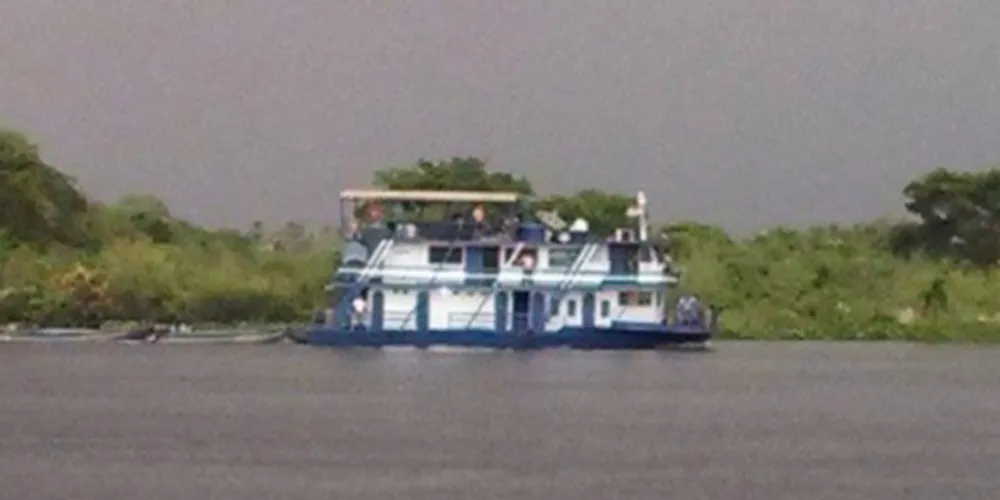 Imagem ilustrativa da imagem Turistas paranaenses somem após naufrágio de barco