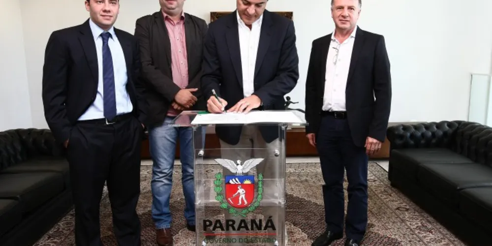 Imagem ilustrativa da imagem Richa autoriza contratação de obras para nove municípios