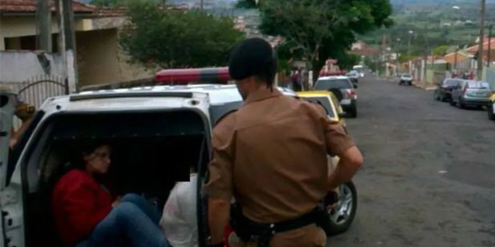 Imagem ilustrativa da imagem Polícia prende mãe e filho que comandavam tráfico de drogas