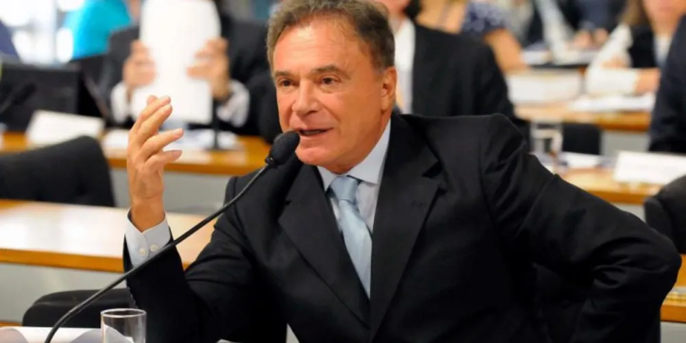 Imagem ilustrativa da imagem Álvaro Dias consegue a reeleição para o Senado com 77%