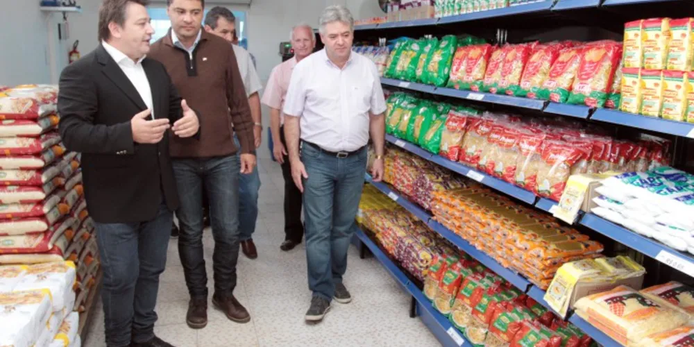 Imagem ilustrativa da imagem Santa Mônica recebe loja Mercado da Família