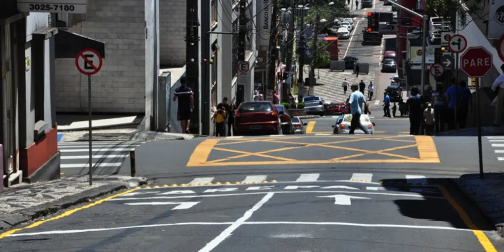 Imagem ilustrativa da imagem AMTT retira estacionamento em três ruas do centro