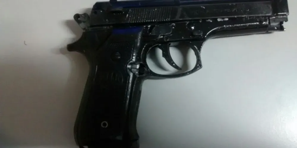 Imagem ilustrativa da imagem Homem é preso com simulacro de pistola em Imbaú