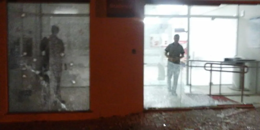 Imagem ilustrativa da imagem Esquadrão Antibomba desarma explosivos em Ortigueira