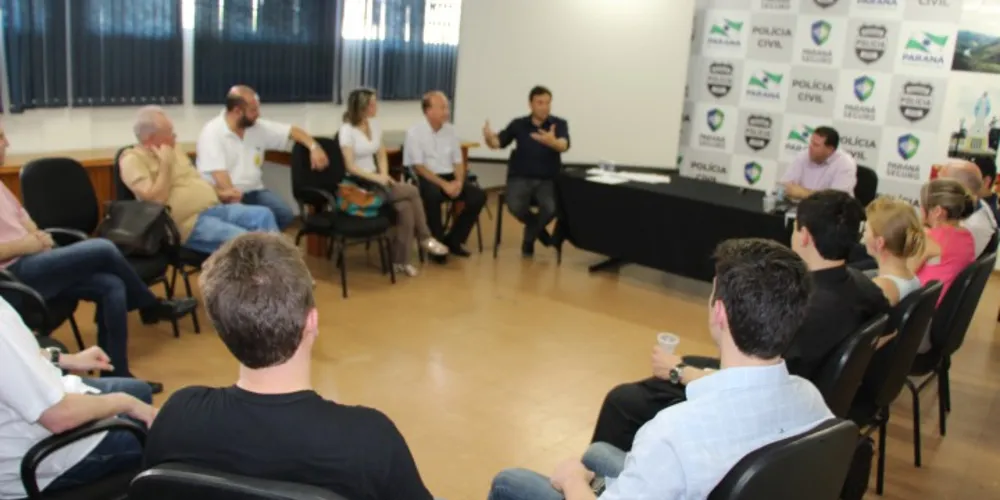 Imagem ilustrativa da imagem Deputado eleito Marcio Pauliki discute benefícios a policiais