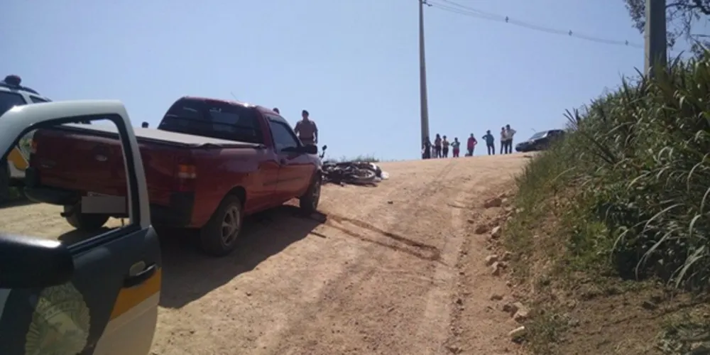 Imagem ilustrativa da imagem Homem vai visitar irmão e morre em acidente de moto