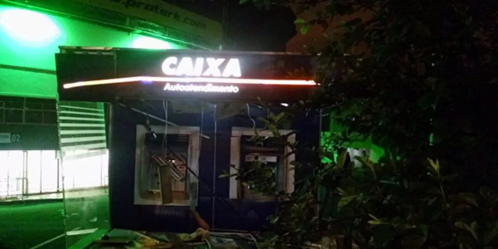 Imagem ilustrativa da imagem ‘Gangue da dinamite’ explode caixa no Couto Pereira