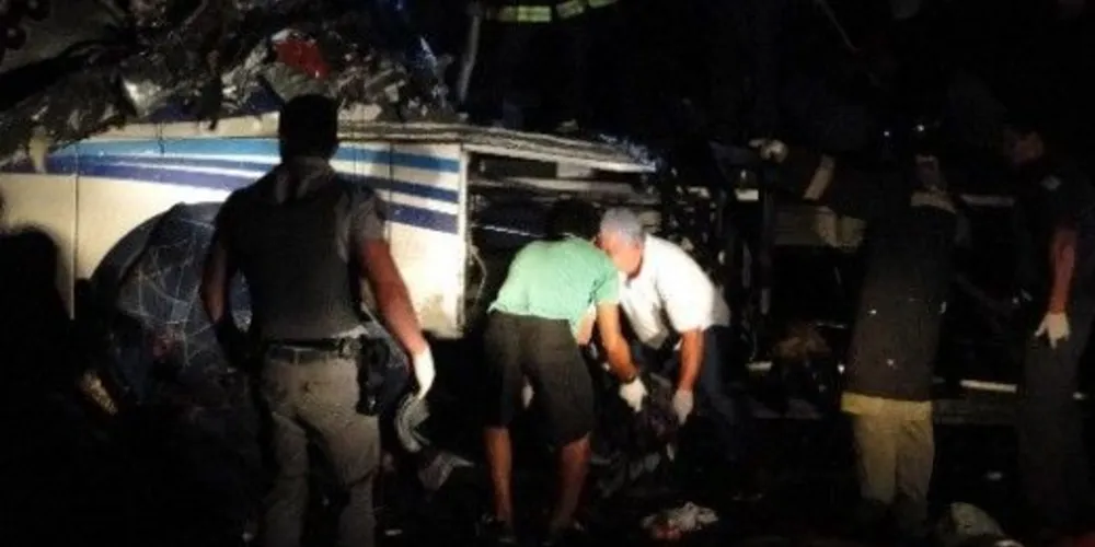 Imagem ilustrativa da imagem Sobe para 11 número de mortos em acidente com ônibus