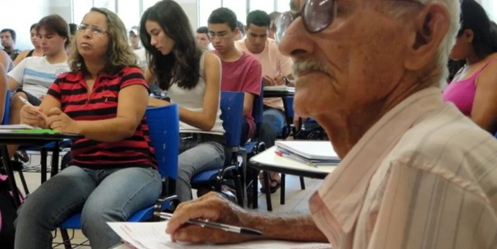 Imagem ilustrativa da imagem Enem 2014 terá 15 mil candidatos idosos