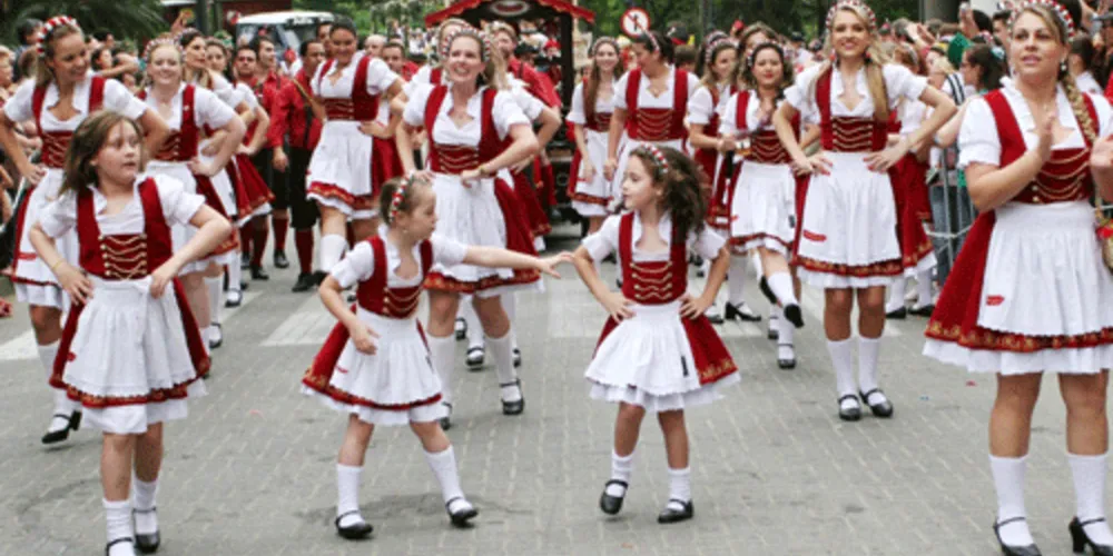Imagem ilustrativa da imagem Oktoberfest de Rolândia vai até domingo com comida alemã