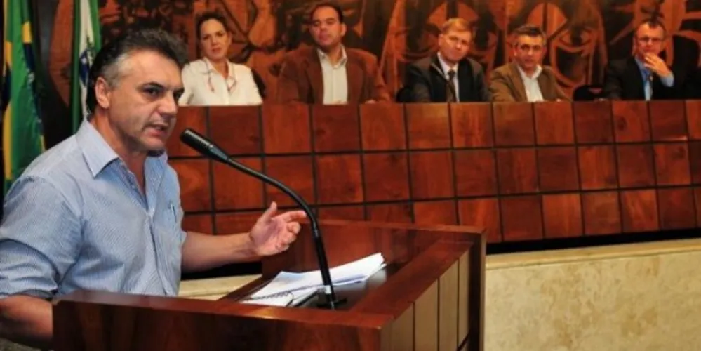 Imagem ilustrativa da imagem Vereador de Itaperuçu é preso suspeito de fraudar Diário Oficial