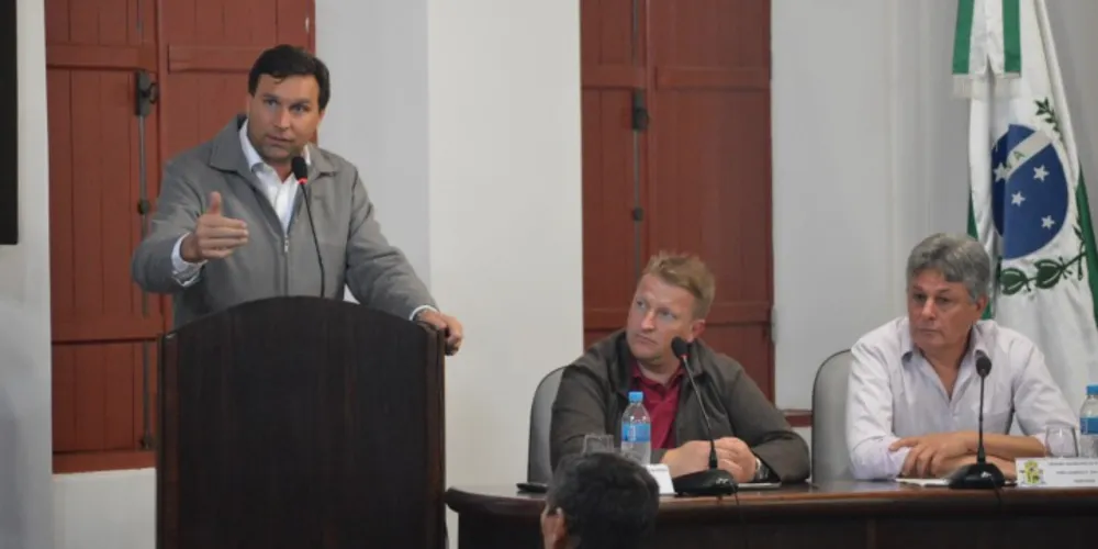 Imagem ilustrativa da imagem Deputado Marcio Pauliki visita Câmara de Palmeira