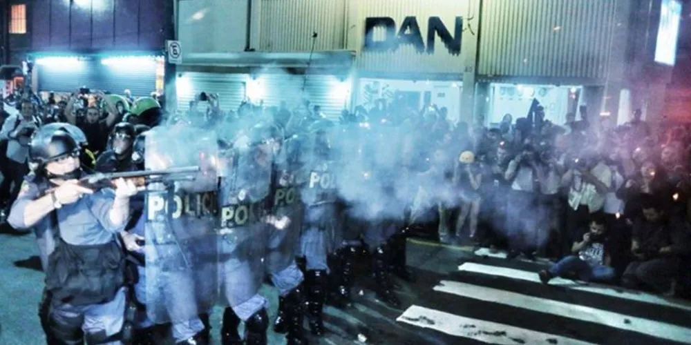Imagem ilustrativa da imagem Justiça proíbe PM de usar armas e balas de borracha em protesto