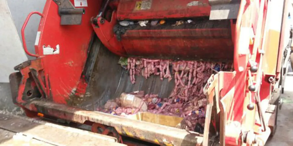 Imagem ilustrativa da imagem Com 800 kg de carne vencida, mercado é fechado em Curitiba