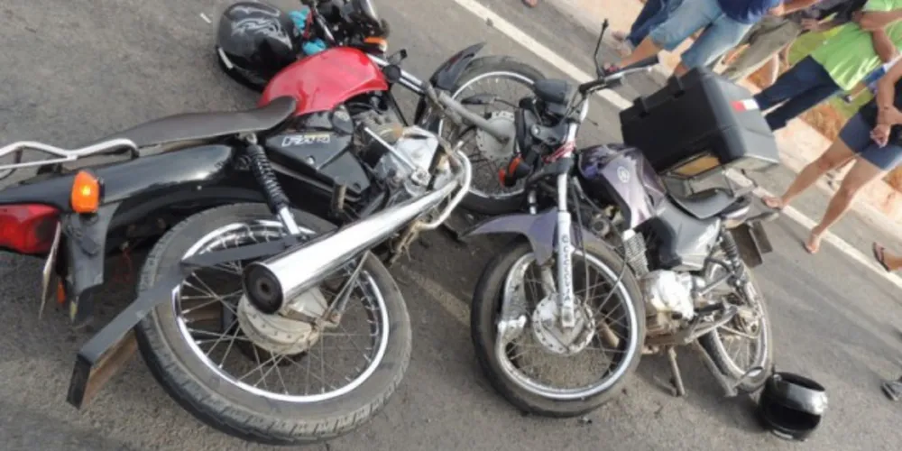 Imagem ilustrativa da imagem Motos batem de frente na BR-373, em Prudentópolis