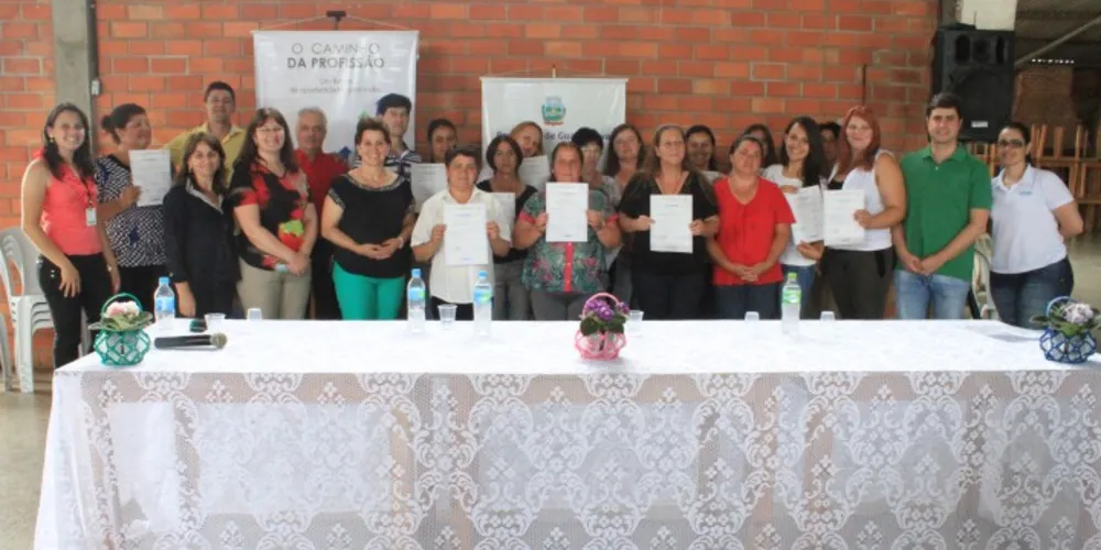 Imagem ilustrativa da imagem Curso de auxiliar de panificação entrega diploma a 17 formandos
