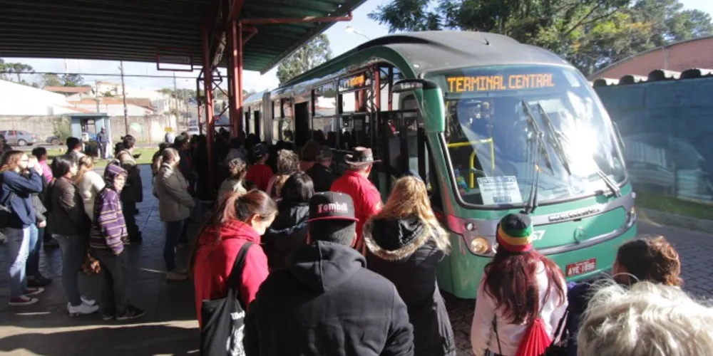 Imagem ilustrativa da imagem Dia de Finados terá meia tarifa no transporte público