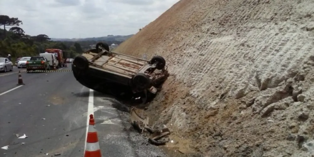 Imagem ilustrativa da imagem Colisão entre carro e caminhão deixa três feridos na BR-277
