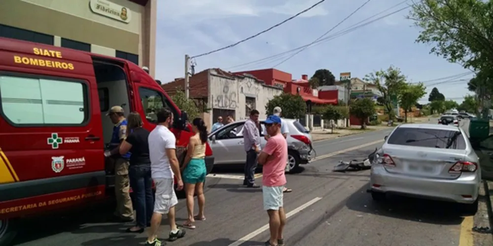 Imagem ilustrativa da imagem Jovem sofre mal súbito e provoca acidente em Curitiba