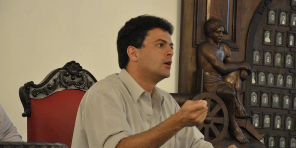 Imagem ilustrativa da imagem Cientista político debate questão das cotas raciais em palestra