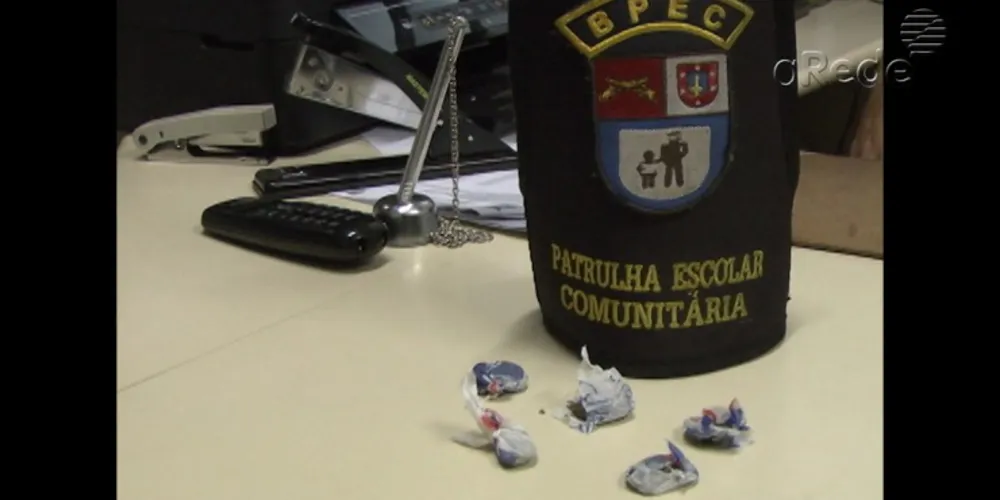 Imagem ilustrativa da imagem PM apreende adolescente com drogas próximo à escola