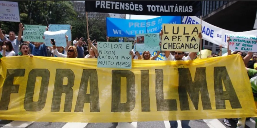 Imagem ilustrativa da imagem Protesto contra Dilma reúne 6 mil na Avenida Paulista