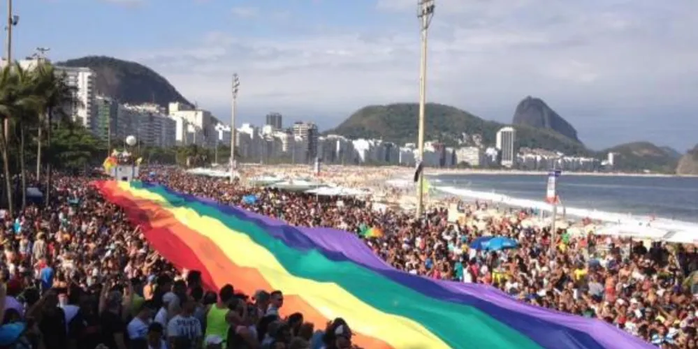 Imagem ilustrativa da imagem Parada do Orgulho LGBT reúne milhares em Copacabana