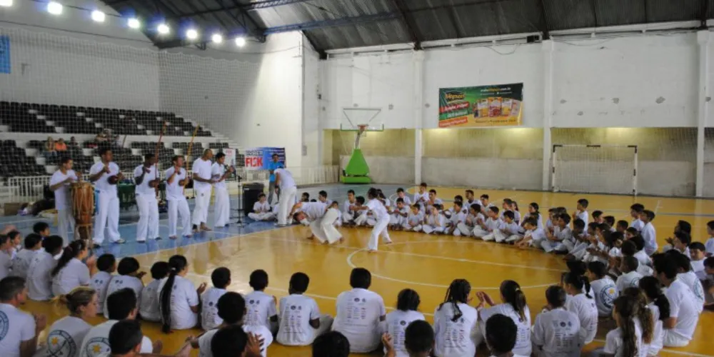 Imagem ilustrativa da imagem Projeto Gente Miúda promove aulão e batizado de capoeira