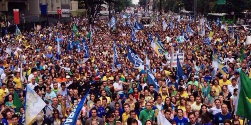 Imagem ilustrativa da imagem Manifestação em SP pede impeachment de Dilma 