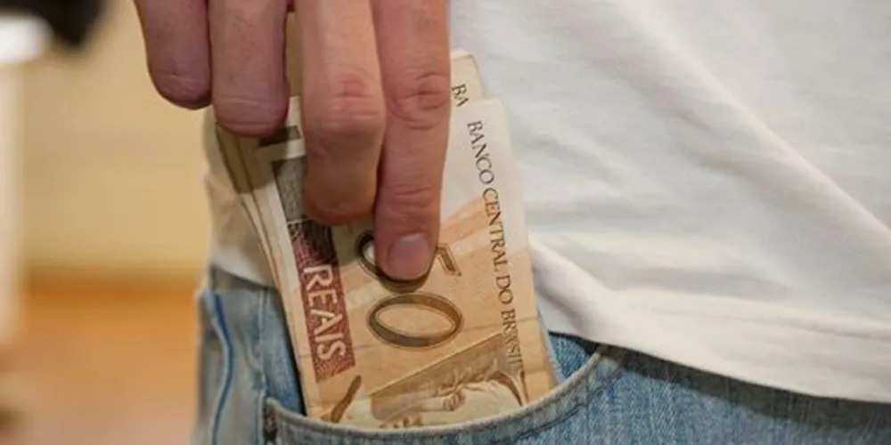 Imagem ilustrativa da imagem Receita deposita dinheiro do Imposto de Renda 2014