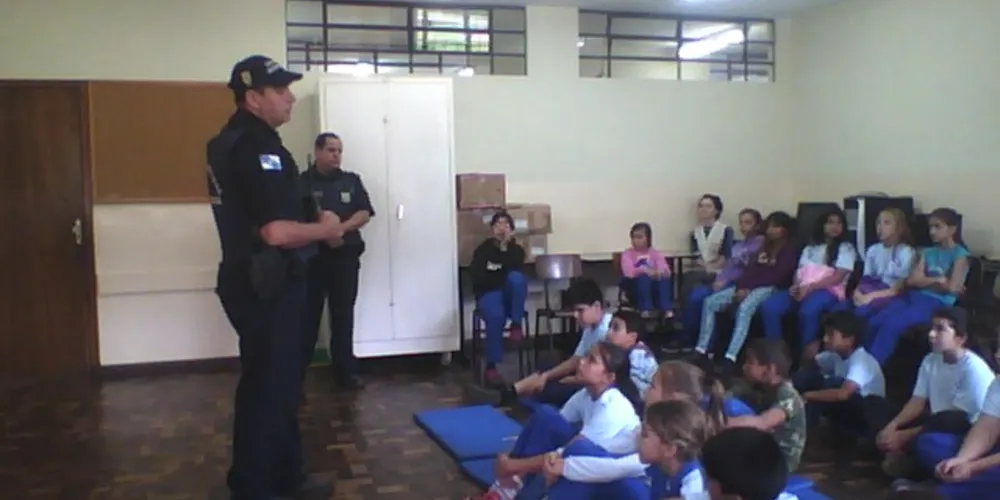 Imagem ilustrativa da imagem ‘Cidadania na Escola’ articula ações para 2015