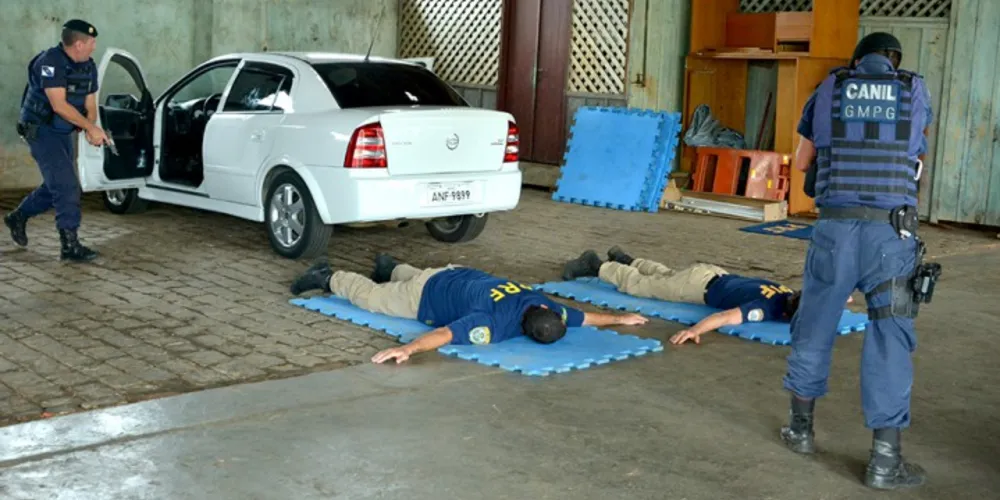 Imagem ilustrativa da imagem Agentes de trânsito e guardas municipais passam por capacitação