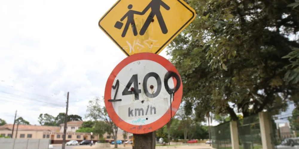 Imagem ilustrativa da imagem Vândalos 'alteram' velocidade de via