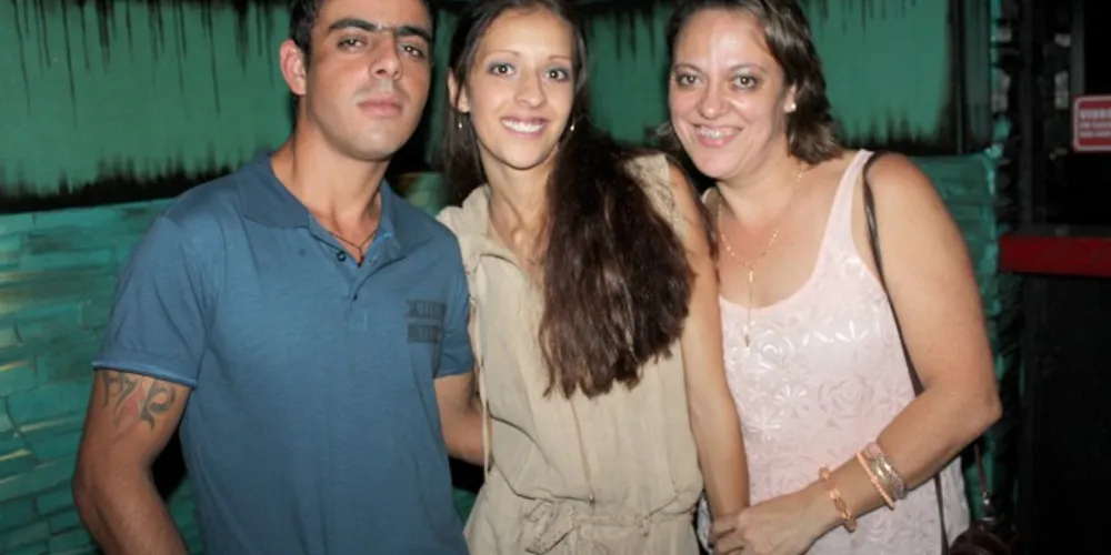 Imagem ilustrativa da imagem Confira as fotos da balada de sábado no Diretoria Bar