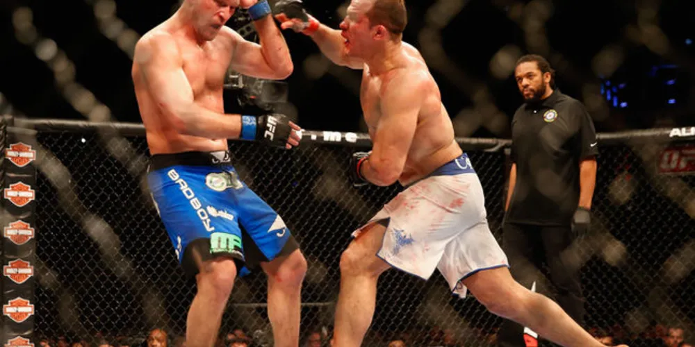 Imagem ilustrativa da imagem Cigano vence Miocic no UFC Phoenix