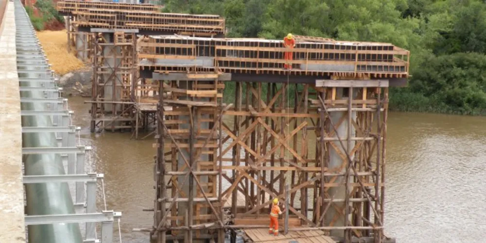 Imagem ilustrativa da imagem Ponte do Rio Tibagi fica em meia pista na quinta e sexta-feira