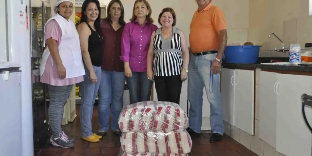 Imagem ilustrativa da imagem Concurso de Miss Paraná doa uma tonelada de arroz