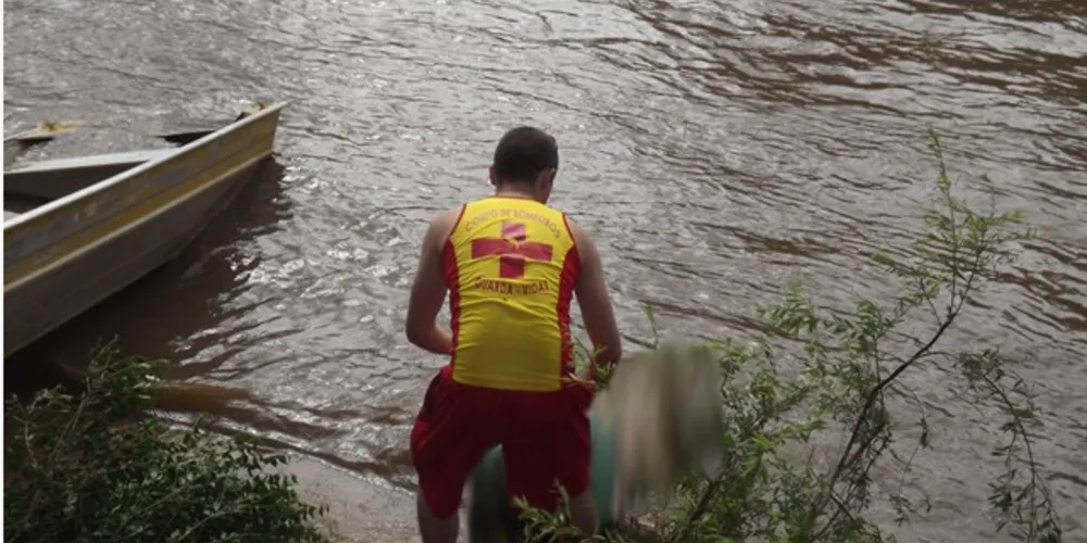 Imagem ilustrativa da imagem Bombeiros encontram homem afogado no Rio Tibagi