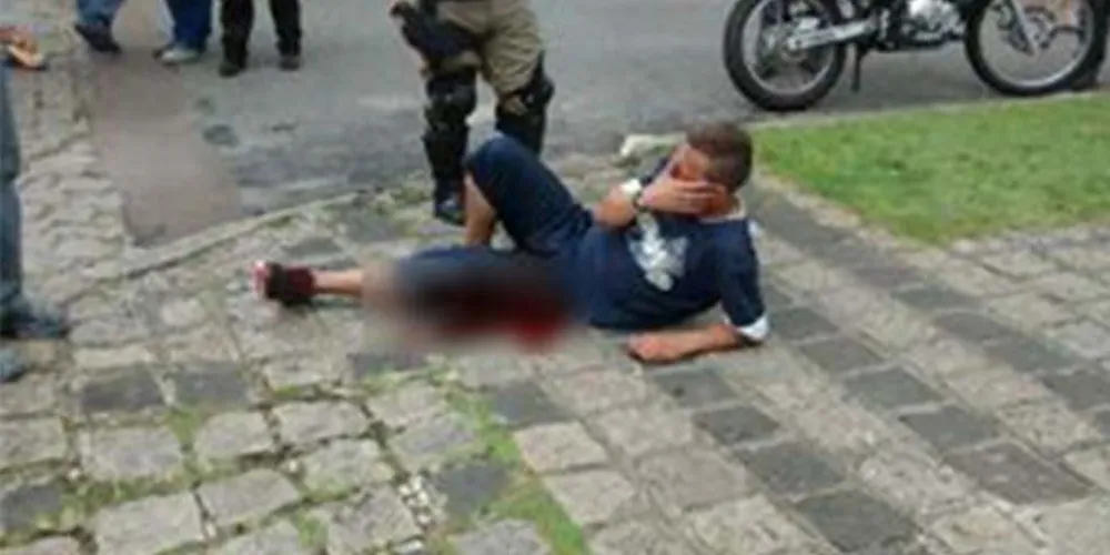 Imagem ilustrativa da imagem Jovem é baleado por policial à paisana após roubo em Curitiba