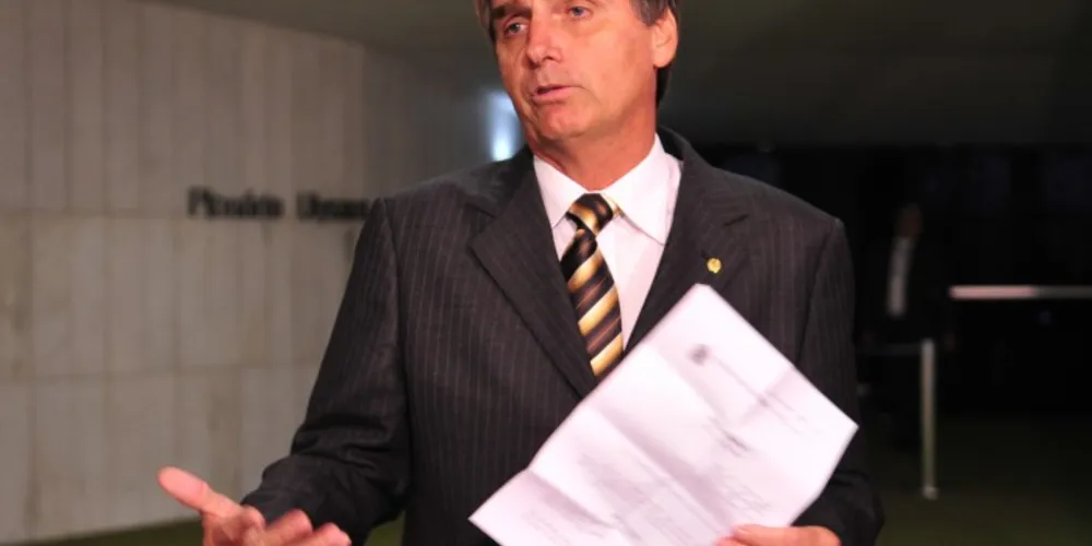 Imagem ilustrativa da imagem Partidos pedem a cassação do mandato de Bolsonaro