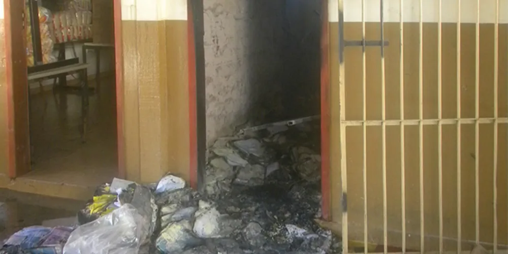 Imagem ilustrativa da imagem Vândalos colocam fogo em colégio de Telêmaco Borba