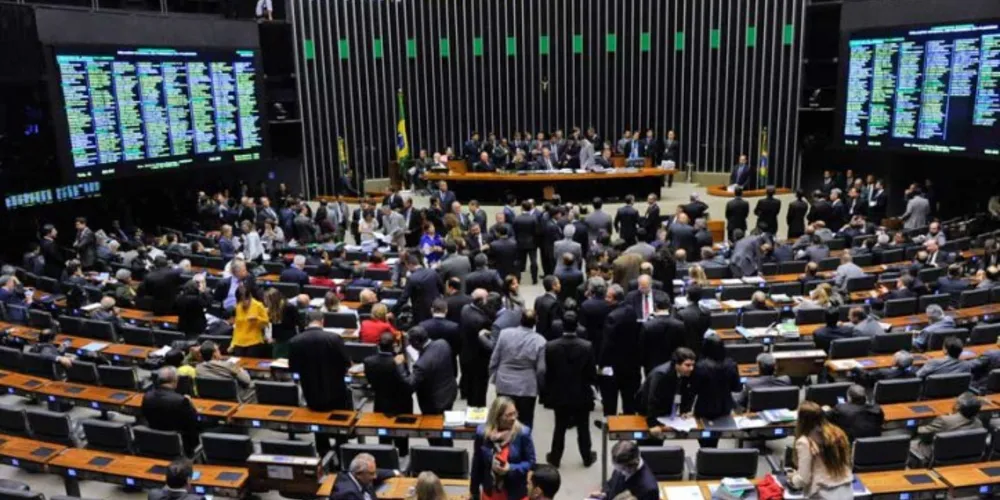 Imagem ilustrativa da imagem Congresso aprova mudança no superávit primário de 2014
