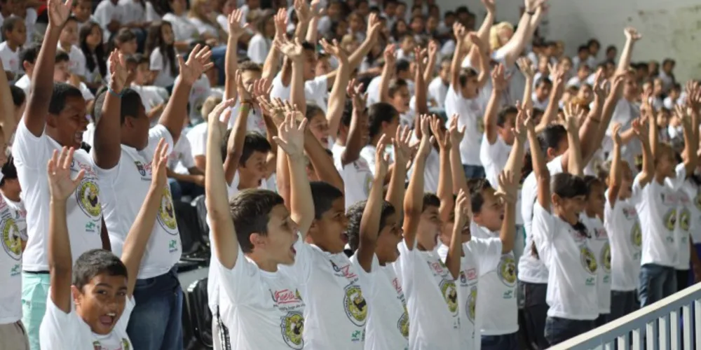 Imagem ilustrativa da imagem Mais de 400 alunos de Castro se formam no Proerd