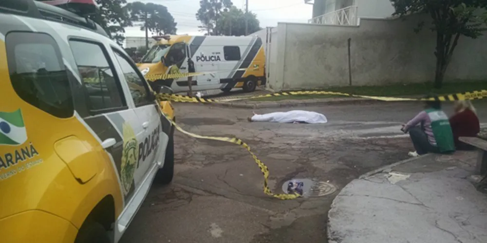 Imagem ilustrativa da imagem Adolescente é morto a tiros em praça de Curitiba