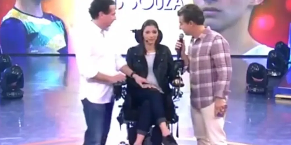 Imagem ilustrativa da imagem Luciano Huck comete gafe com Laís Souza e é criticado